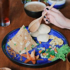 Ceramic - Kuas Dining Plate 19 unknown 185255471 317555163069438 1973311631513238076 n